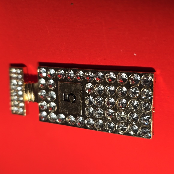 Elegant Gold and Silver Crystal Brooch - Picture 2 of 4